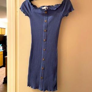 Fitted short sleeve ribbed blue dress